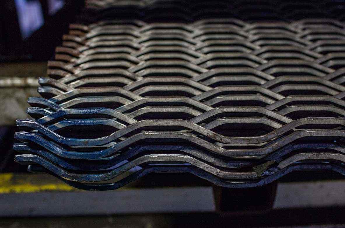 4mm 5mm Carbon Steel Expanded Metal Mesh Steel Plate Netting For Walkway Platform