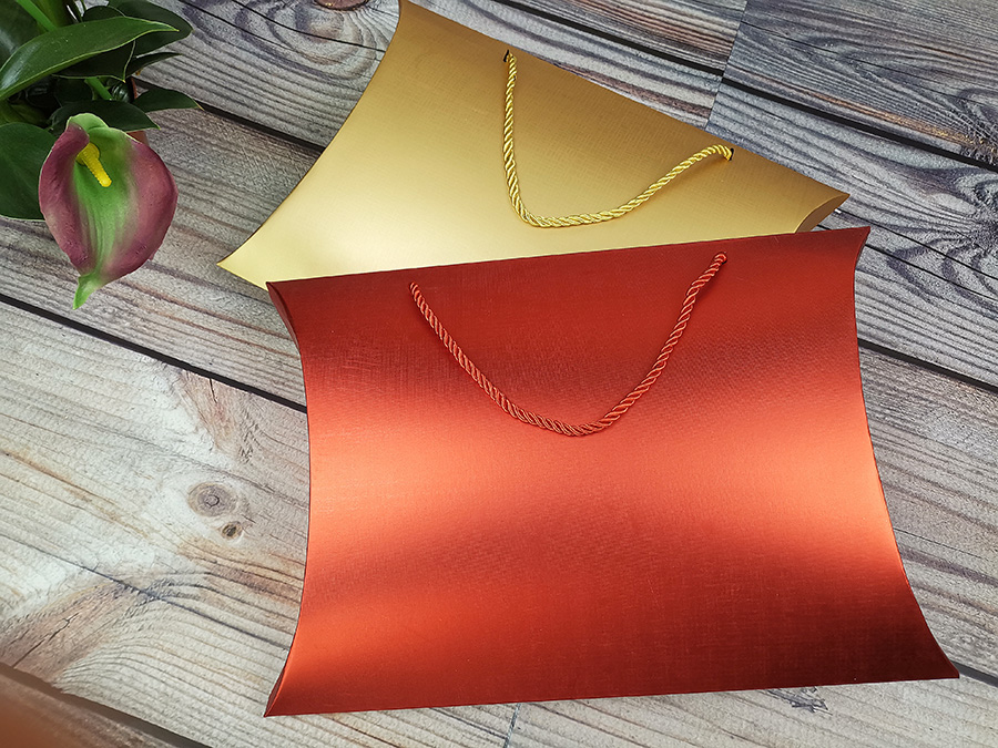 Ultraportable Holiday Gift Box Packaging