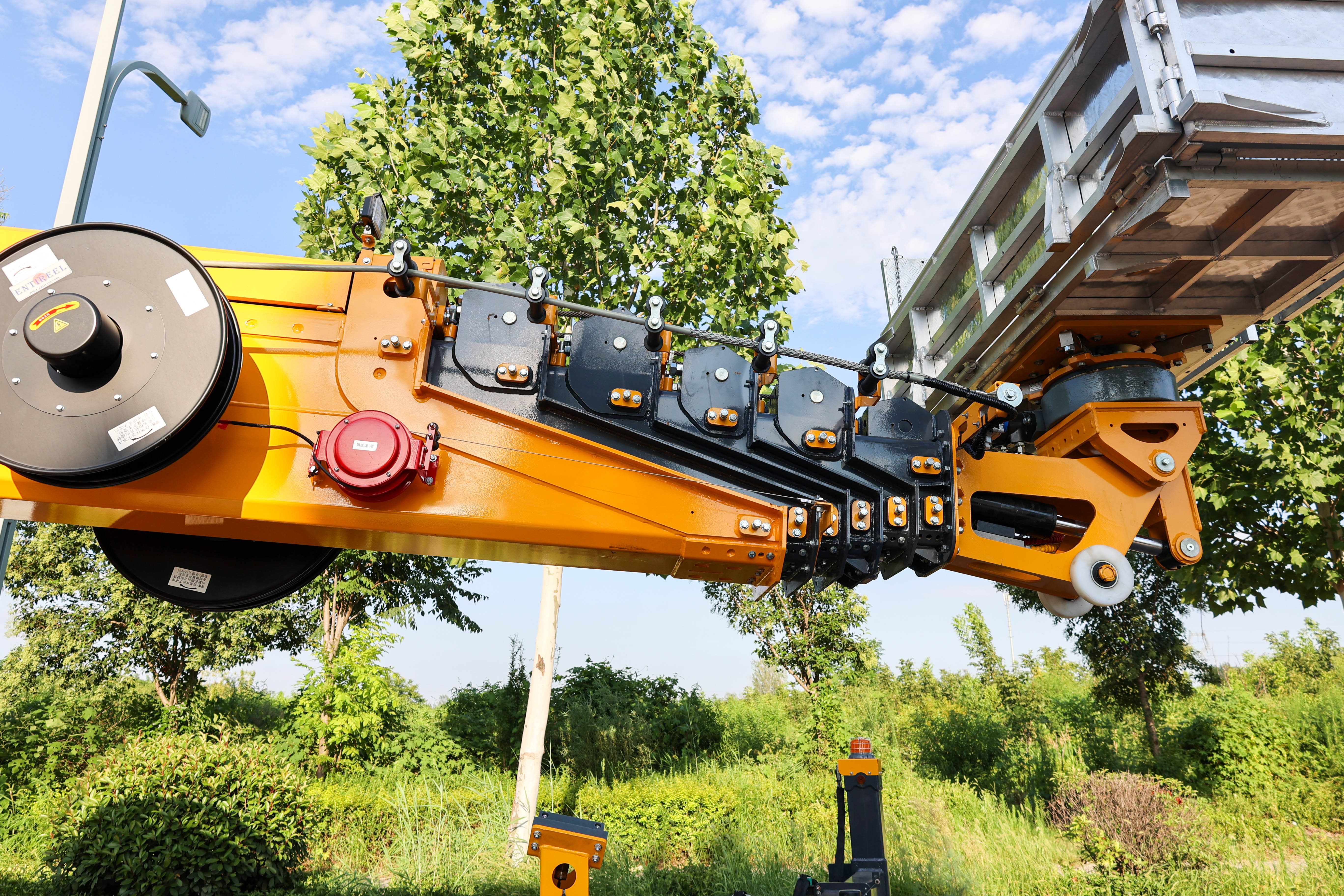 GKS32 aerial pick-up truck with basket high platform telescopic boom operating truck for sale