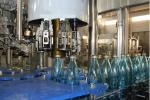 Automatic Glass Bottle Sparkling Water / Soft Drink Filling Machine For PET