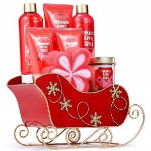 China Daily Use Plastic Bottle Packing Shower Gel Gift Set Strawberry Fragrance wholesale