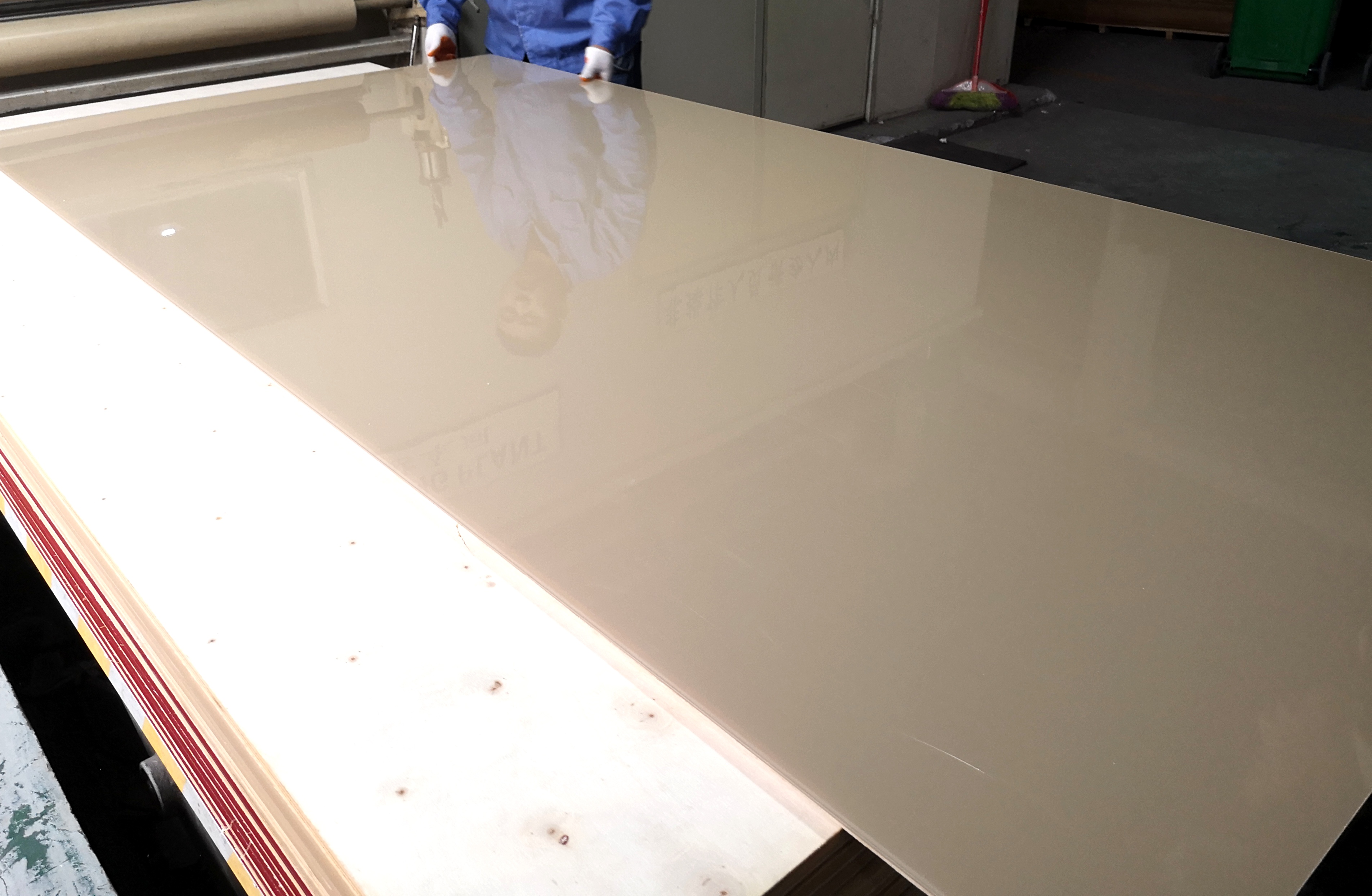 E1/E0 acrylic mdf /high gloss solid color mdf panel/acrylic mdf board in 1220x2440mm