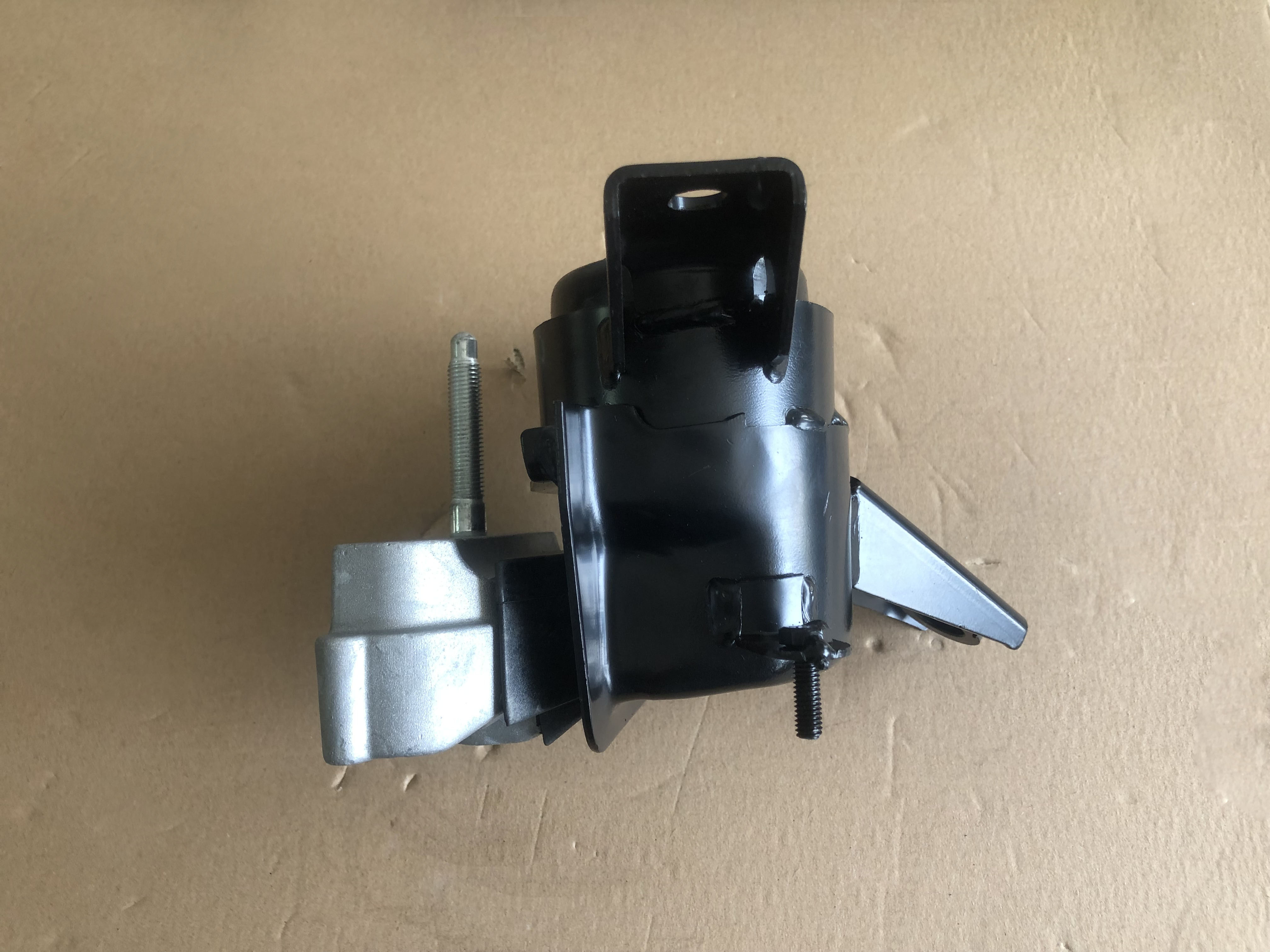 123050M030 12305-21070 Front Right Engine Mount For Toyota Ist Ncp6 1.3