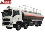 8x4 Fuel Oil Delivery Truck Double Layer Robust Frame High Bearing Capacity