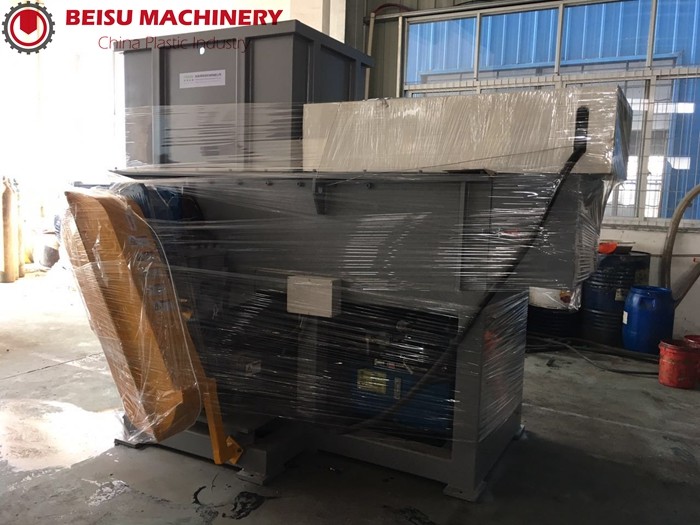 PLC Control Single Shaft Machine , Industrial Plastic Shredder For Waste Pipe