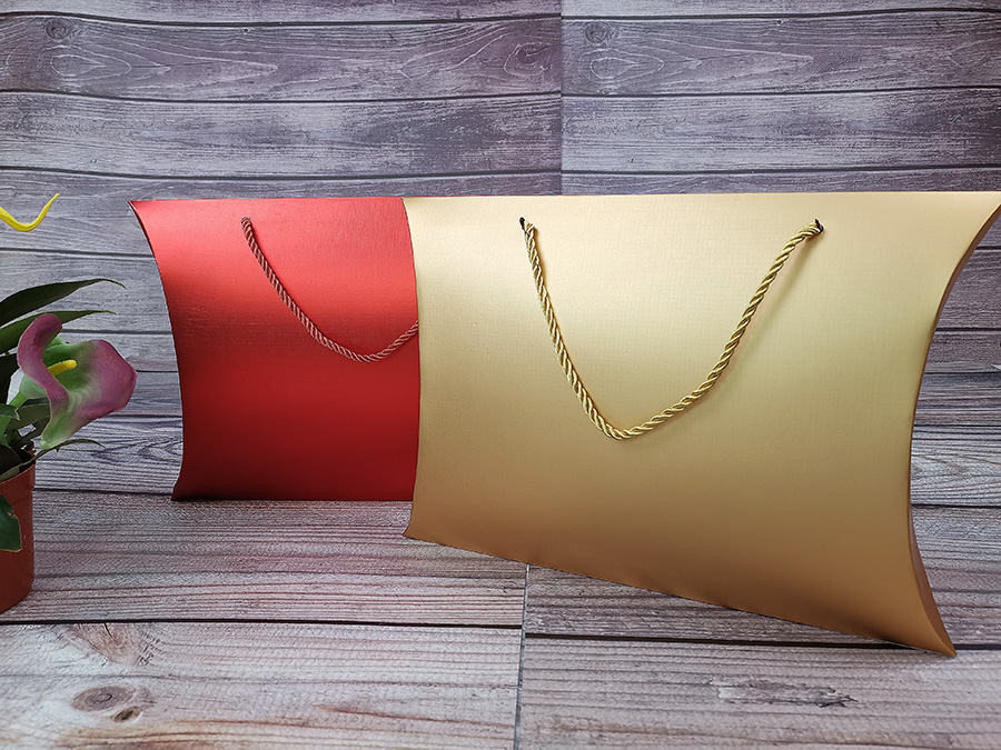Ultraportable Holiday Gift Box Packaging