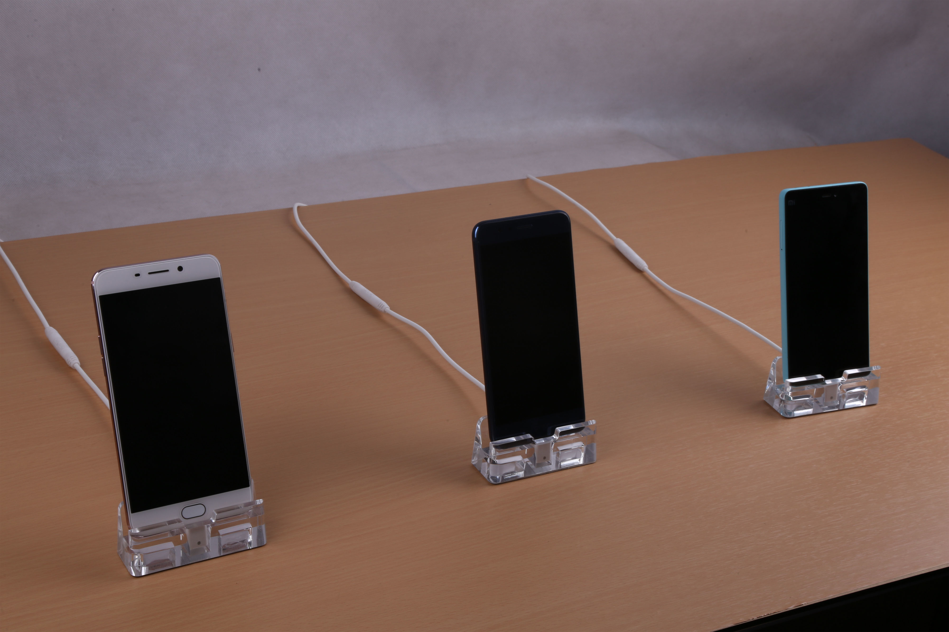 COMER 6 port alarm Controller Store mobile phone acrylic display rack for mobile phone retail stores exhibition display