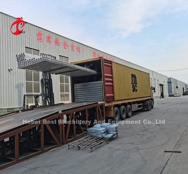 Modular Poultry Cage System For Layer Farms Hot Dip Galvanized Battery Cage Capacity 96-200 Birds Sandy