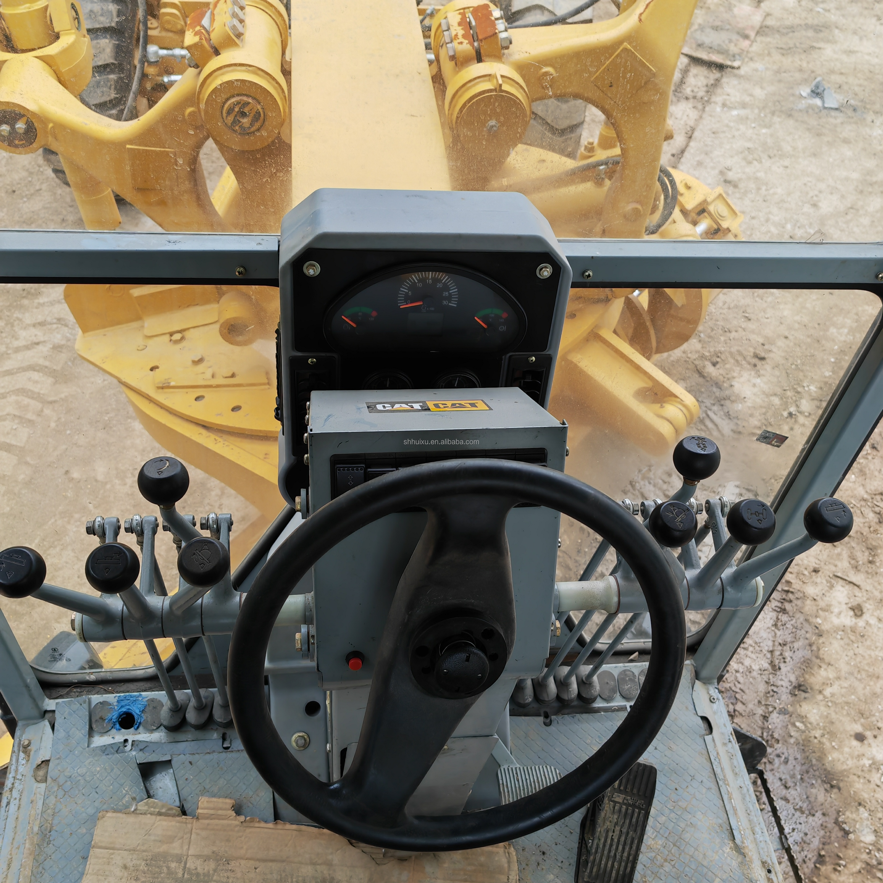 Used excavator land leveller Caterpillar CAT140K roader machine secondhand japan tractor engine in good condition