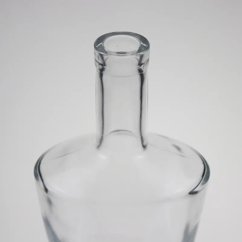 Glass Body Material Custom Glass Bottle for 700ml Super Flint Vodka Spirits Whisky Brandy