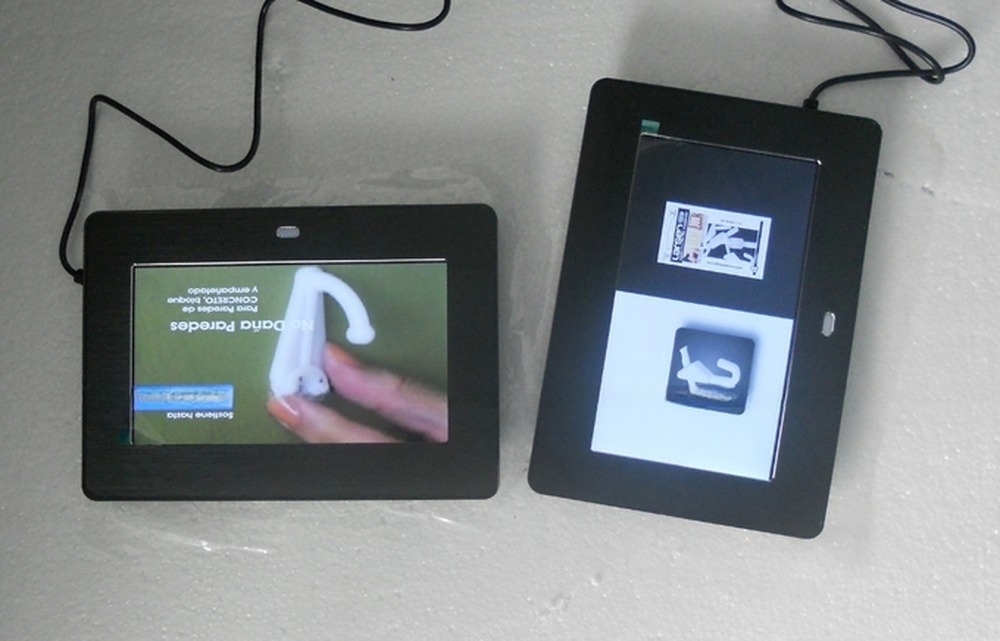 HD 14" 13.3" Inch LCD display / digital advertising boards with automatically loop playing function