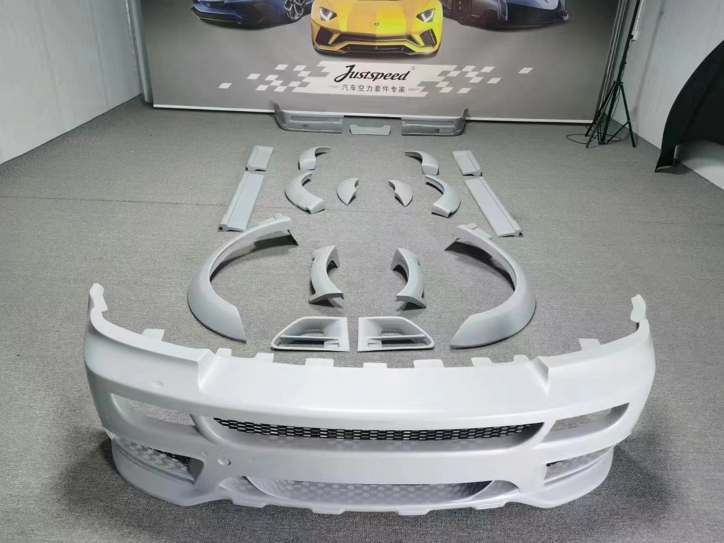 For Range Rover Sport Body Kit for Range Rover Sport Upgraded HM-style Front and Rear Bumper Wide-body Kit