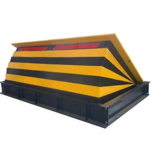 China 3000mm-5000mm Width Hydraulic Road Blocker For Pedestrian Protection wholesale