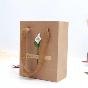 China ISO 15x8x20cm Screen Printing Present Paper Bags With Flower wholesale