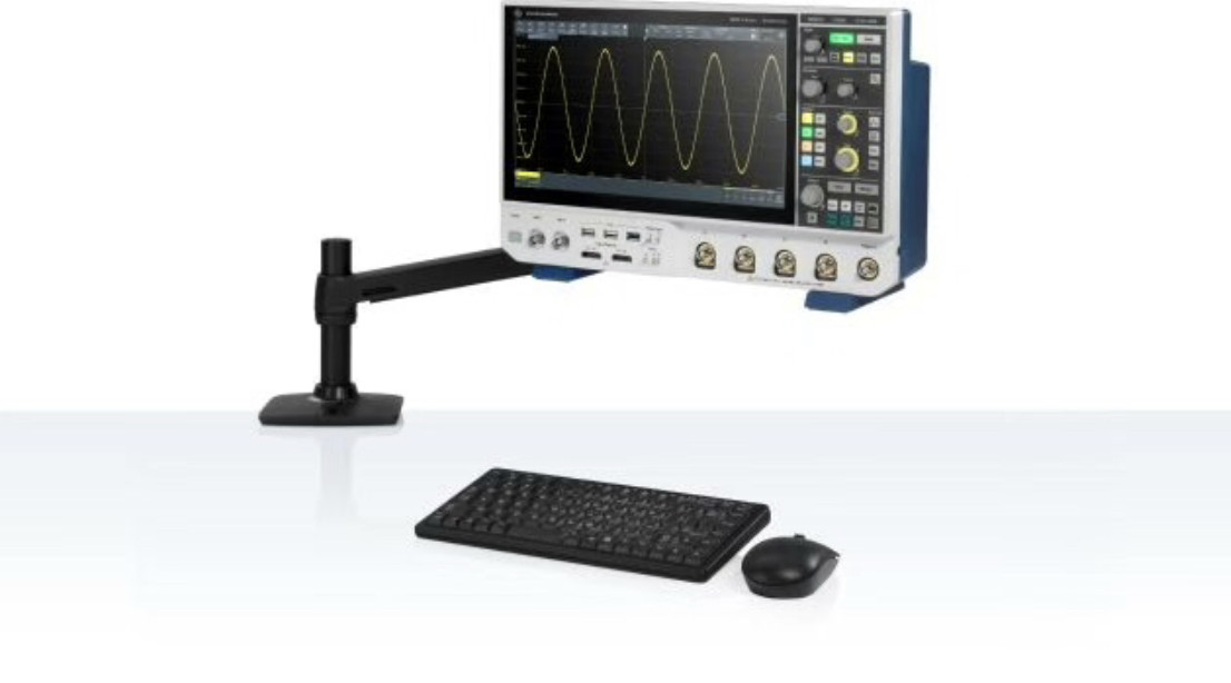 Rohde and Schwarz MXO44 Digital Oscilloscope 4 Channel 200 MHz in full working conditions