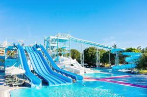 China ODM Outdoor Games Play Home Swimming Pool Games Play Items Fiberglass Water Slide wholesale