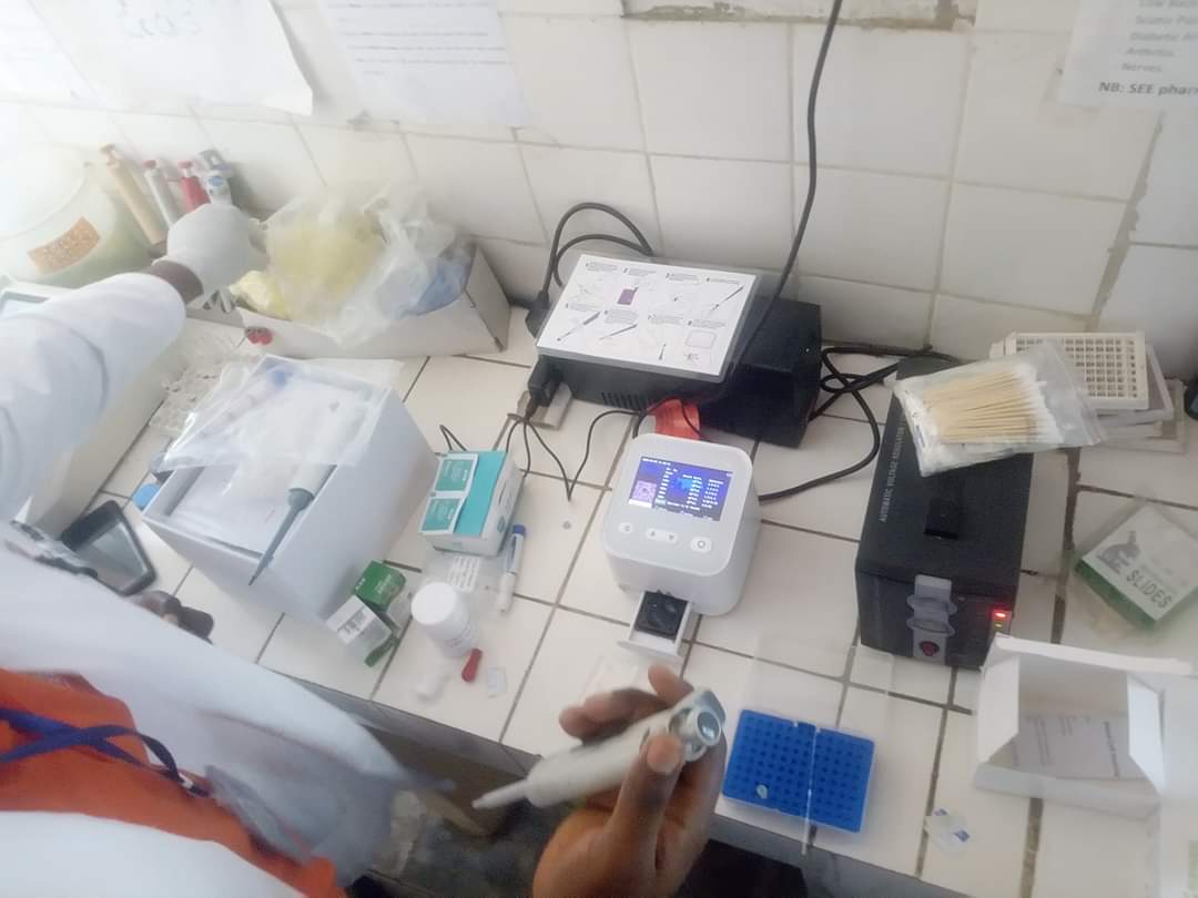 POCT device (WBC-6) Colorful screen hematology WBC Analyzer with microfluidics chips