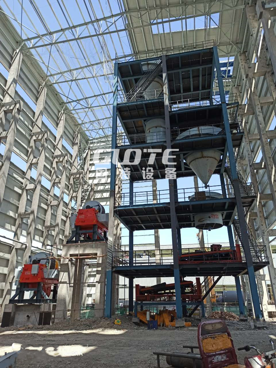 Stone Processing Silica Sand Stone Crushing Production Line for Customer Requirements