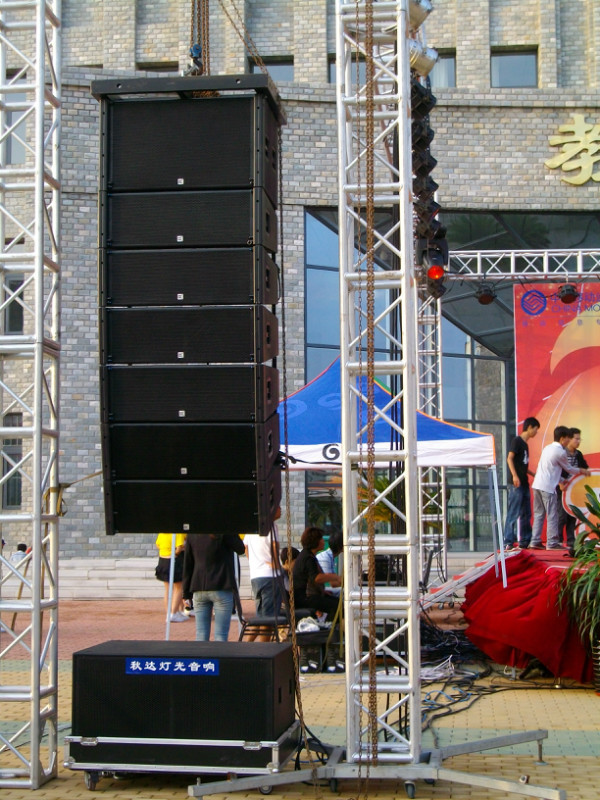 10 Inch Big Outdoor Line Array Speakers Sound And Light Truss System