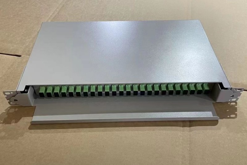 Black 24-48 Slding Type Rack Mount Fiber Optic Patch Panel For Network Cabling
