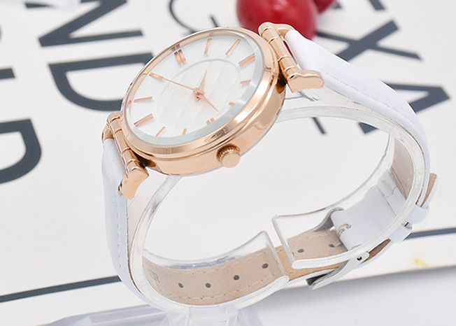 Female Analog Stainless Steel Ladies Quartz Timepieces Leather Strap