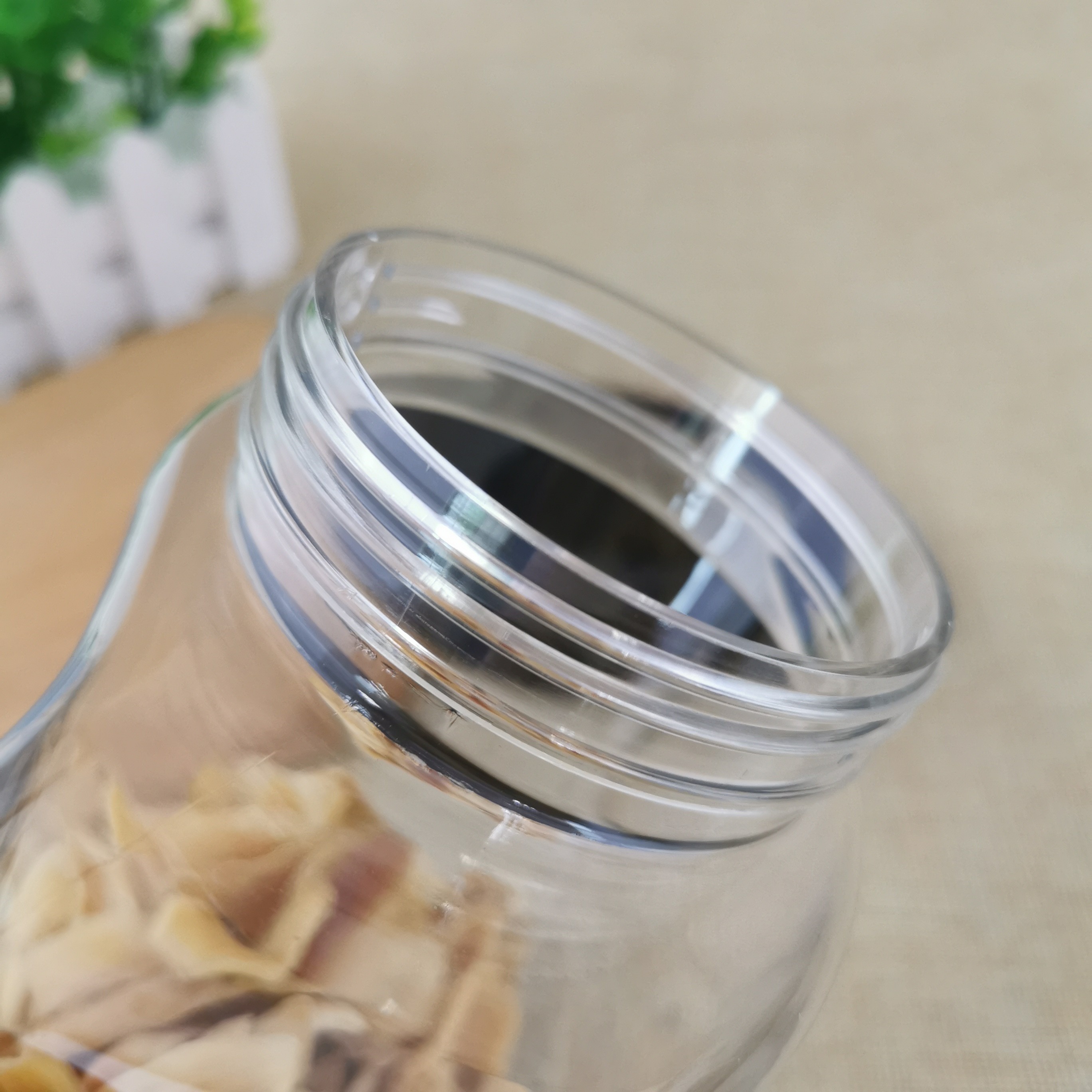 1200ml Plastic Canister With Lid