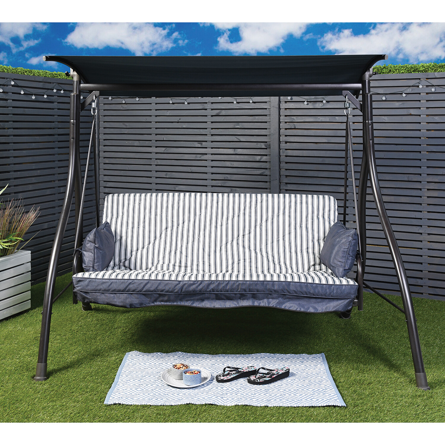 Comfortable and Durable 3 Seater Garden Swing Chair with Canopy Weight Capacity 340kg