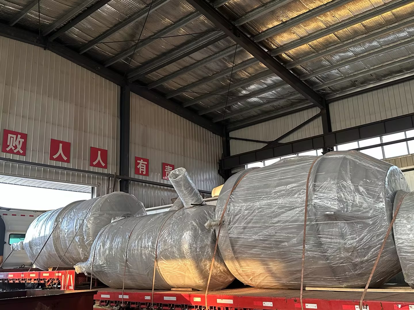 Stainless Steel Gas and Liquid Separator for Large Storage Tank in Manufacturing Plant