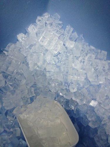 R22 / R404a Ice Making Machine 910kg With Self Closing Hinge Door