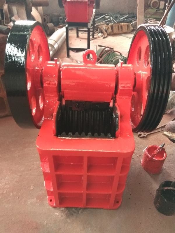 Small Diesel Engine Crusher PE 250*400 Jaw Crusher Driven By Diesel Engine And Motor