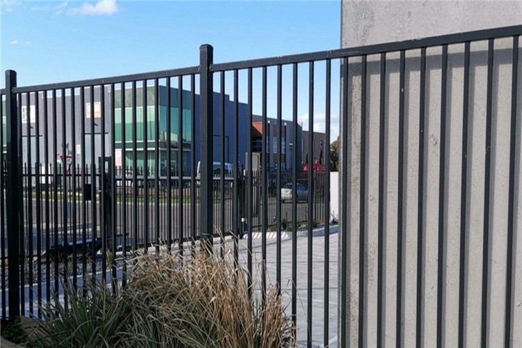 2.4x2.4m Tubular Steel Fence Galvanized Metal Panel Iron Wire Mesh Ornamental
