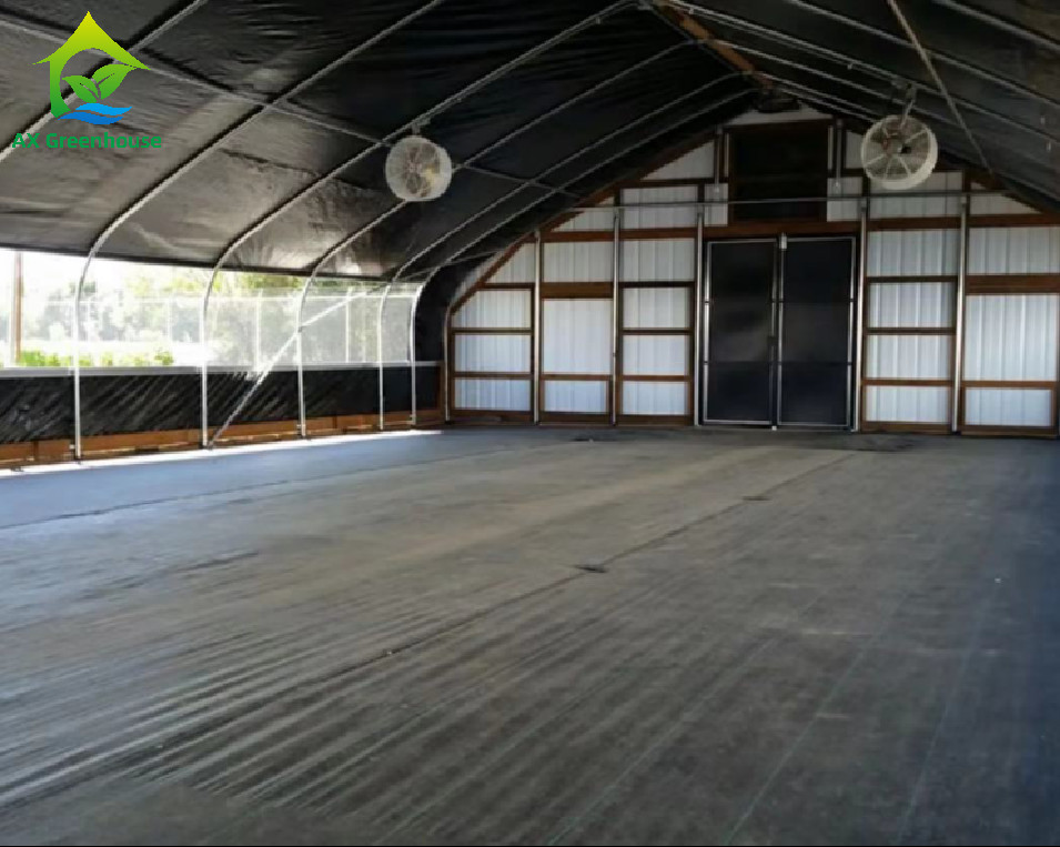 OEM External Light Deprivation Greenhouse 32m-50m Length Blackout System Greenhouse for growing Mariguana