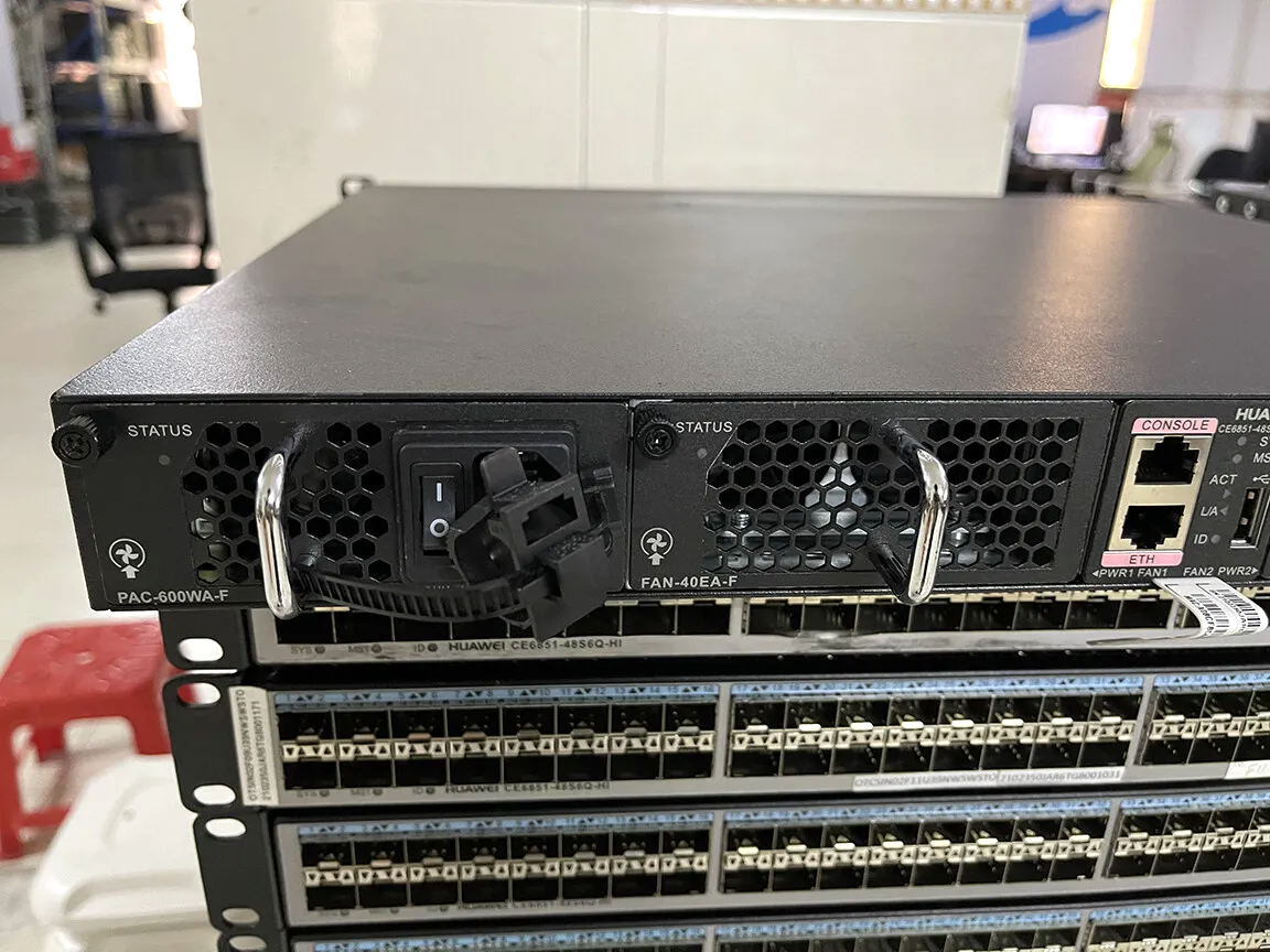 CE6800 Series 48-Port 10G SFP and 6-Port 40GE QSFP Data Center Switches with Full-Duplex Half-Duplex Communication Mode
