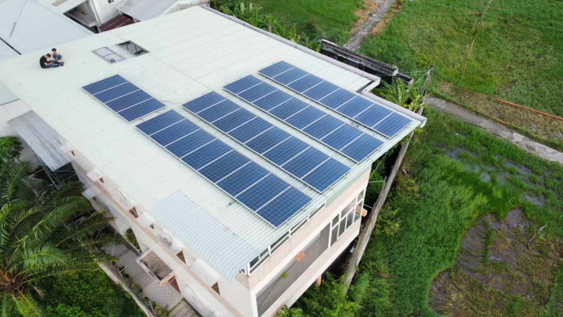 Solar System On Grid Hybrid Solar Inverter 5KW 6KW Pure Sine Wave
