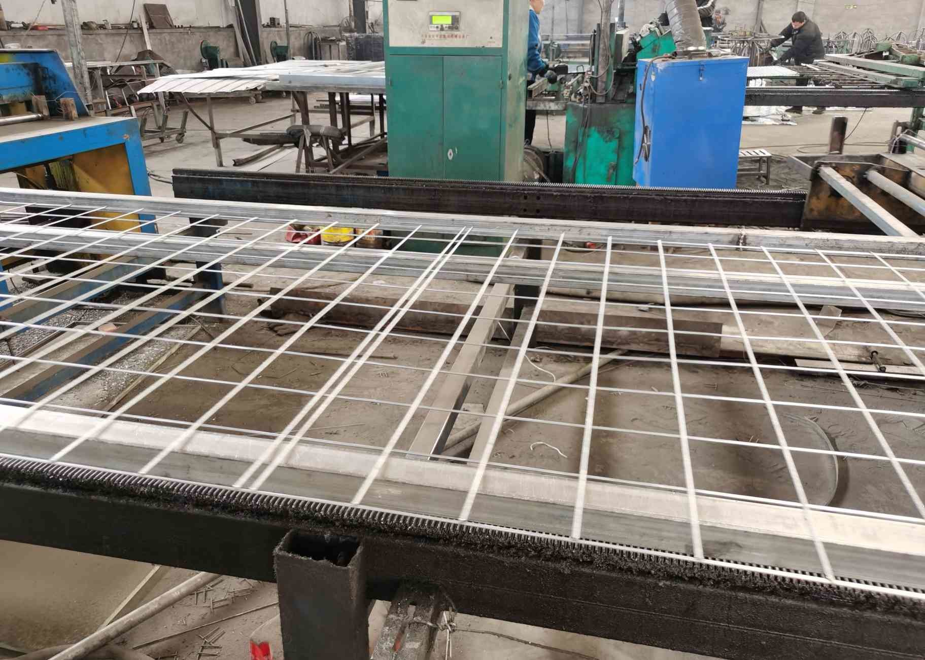 50mmx50mm Mesh Size Welded Mesh Gabions Customized Gabion Basket Welded Gabion