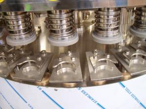 China SS316 Auto Juice Beverage Can Filling Machine wholesale