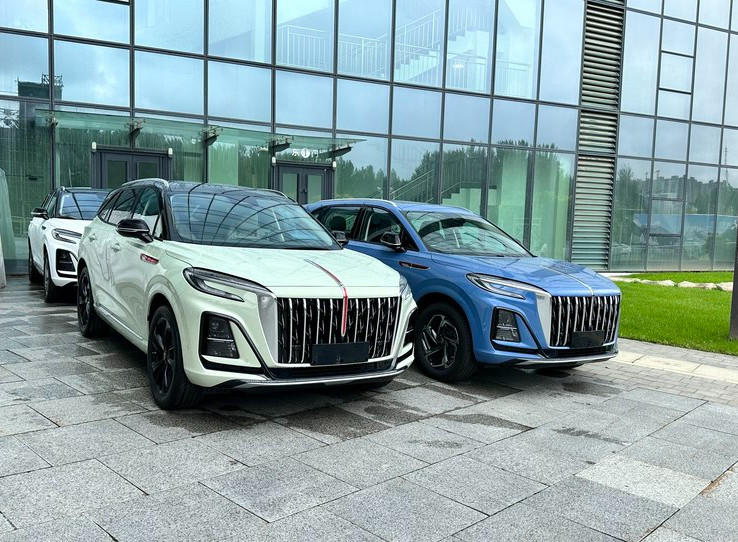 Hongqi HS3 SUV Gasoline Powered Cars 5 Seats Four Wheel Drive 4x4