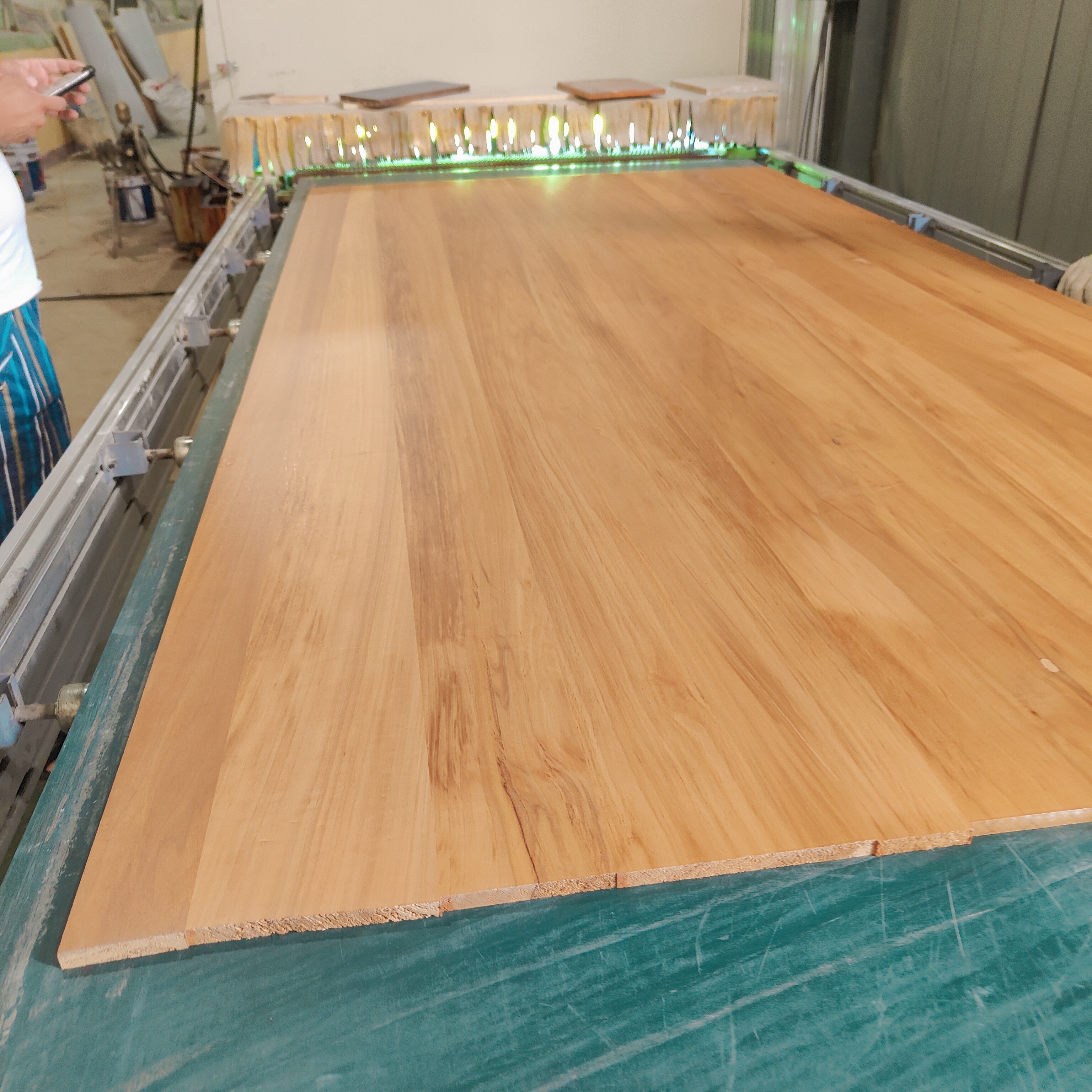 High Gloss UV Coating Poplar Board with FSC Certification and Moisture Content 8%-12%