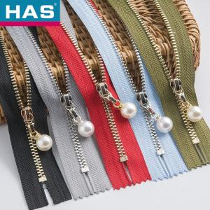 China Brass 5 Inch Separating Zipper Gold Teeth Zippers For Handbags wholesale