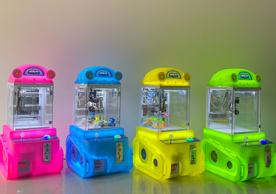 2022 Children Mini model grab doll machine boutique gifts machine tank claw doll crane game machine