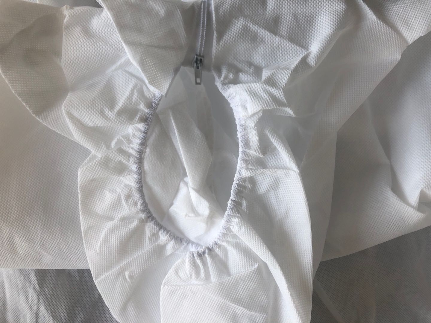 Non Woven Fabric Disposable Isolation Gown For Hospital Breathable