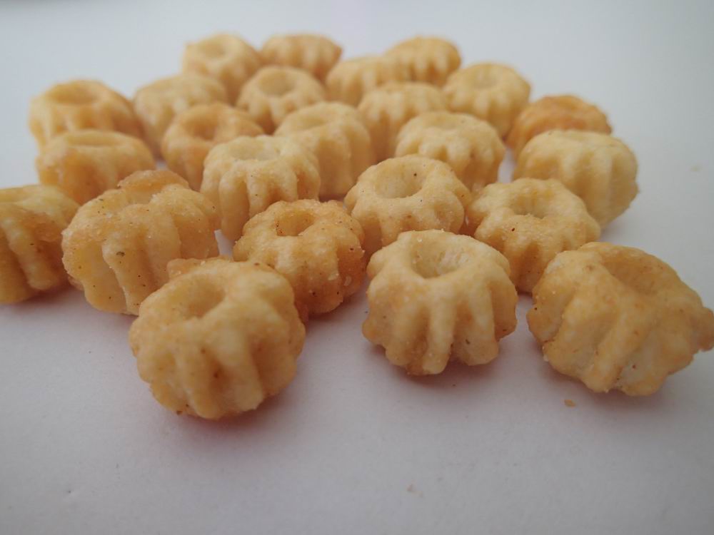 Japanese rice cracker for parties, supermarkets and bars grain snacks crispy rice crackers