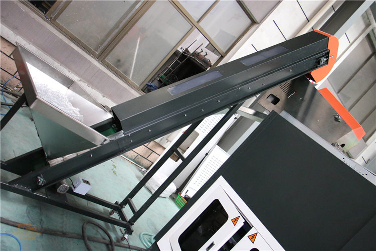 100ml-2L Automatic Blow Molding Machine