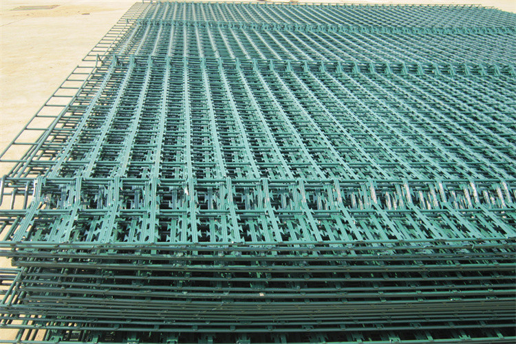 South Africa Bto22 Hot Dipped Galvanized Concertina Razor Barbed Wire Fence For Prision