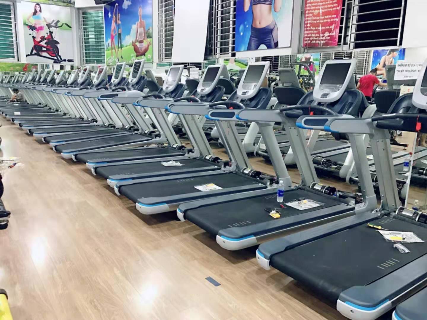 3.0HP Motorised Electric Treadmill Workout Equipment Commercial 0.5-20km/H