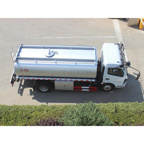 Dongfeng Dollicar Normal Fluid Delivery Truck 8cbm 4x2 Drive Type