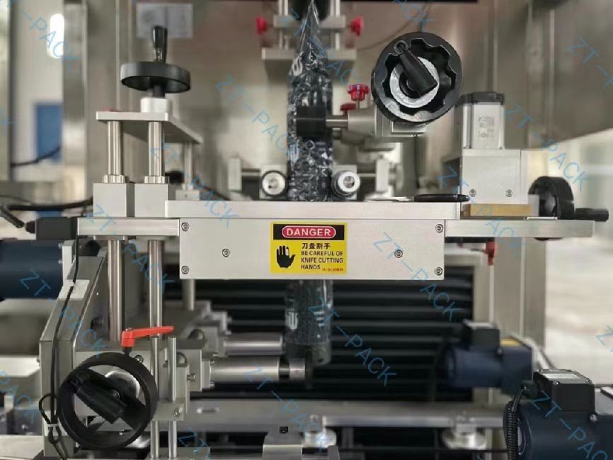 Sauce Paste Shrink Sleeve Applicator Machine 6000bph Label Sticking Machine