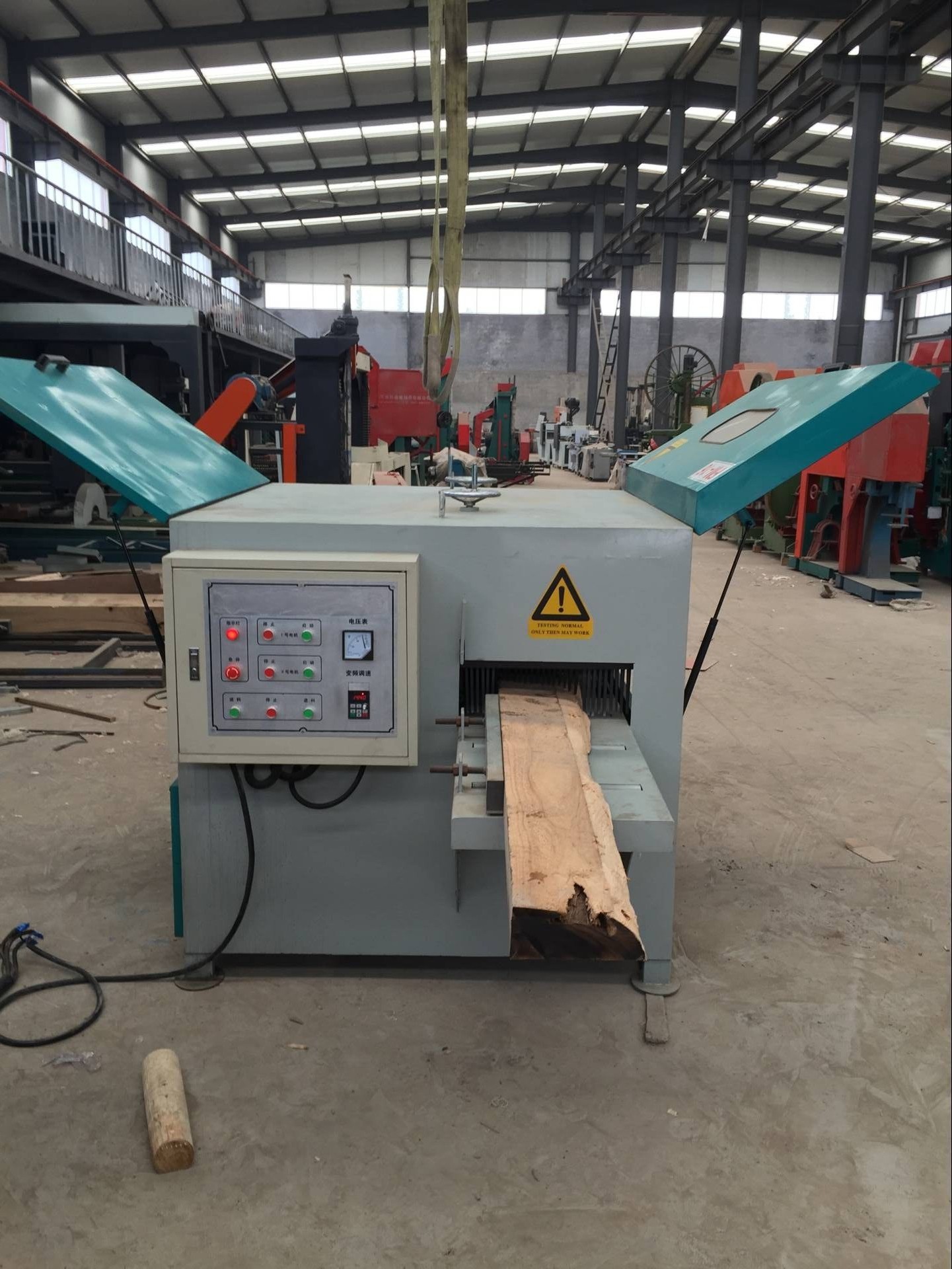 Automatic Multiple Blades Ripsaw Rip Saw Wood Sawing Line to process logs into timber