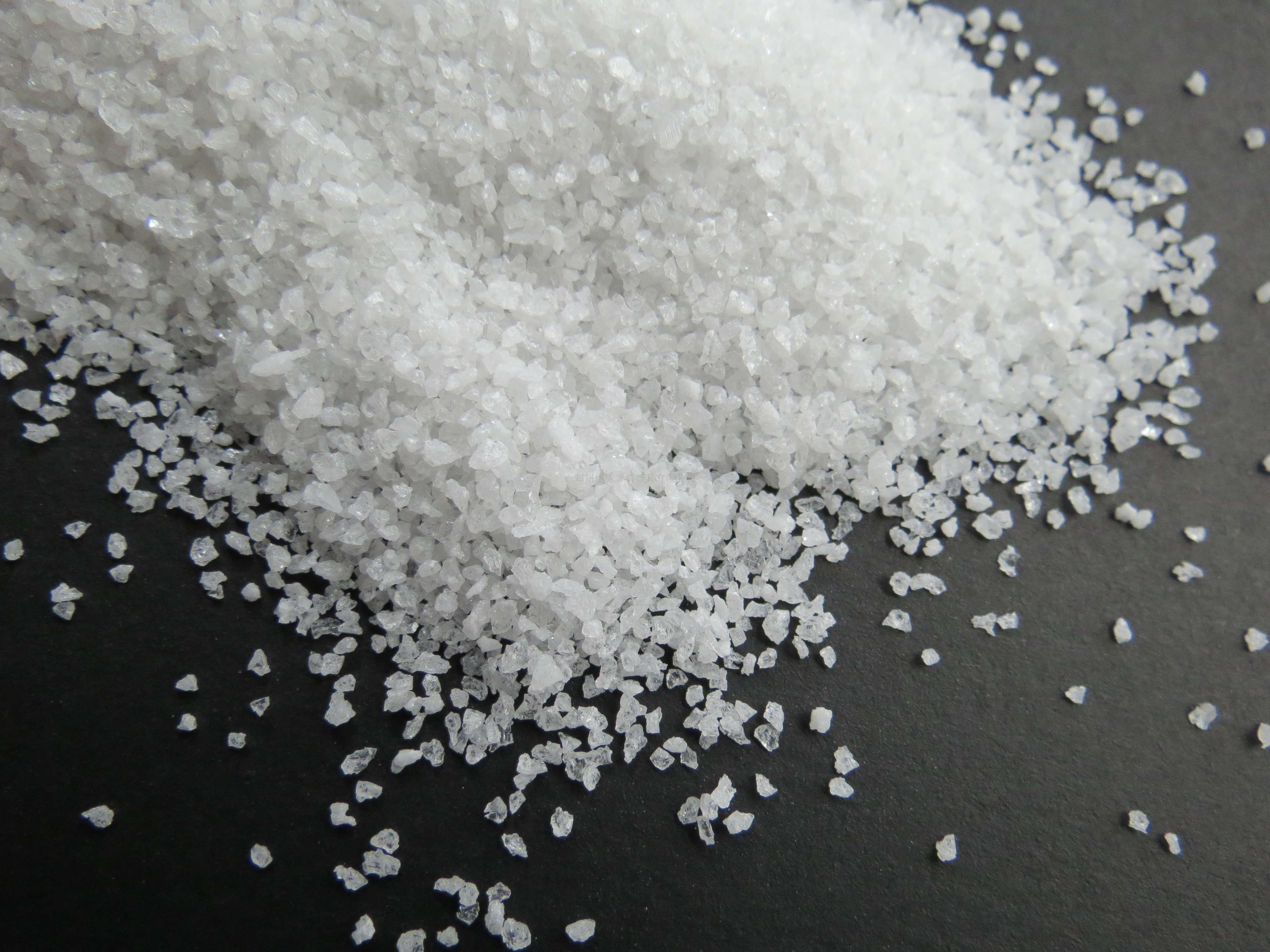 Low-Iron White Aluminum Oxide Sand for Superior Cutting and Grinding Performance