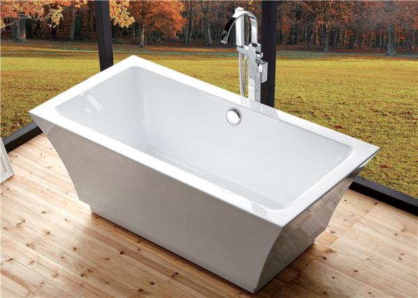 Residential Luxury Freestanding Bathtubs , Pedestal Soaking Tubs For Small
